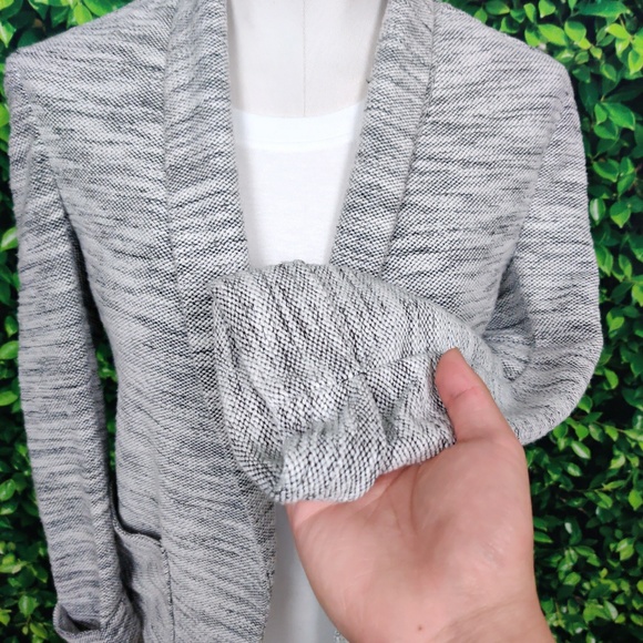 Suzy Shier Cardigan (Grey/White) - Picture 6 of 8